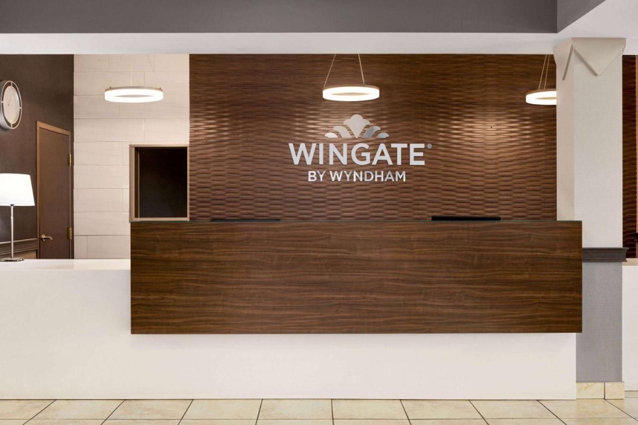 Wingate By Wyndham Lethbridge Hotell Exteriör bild