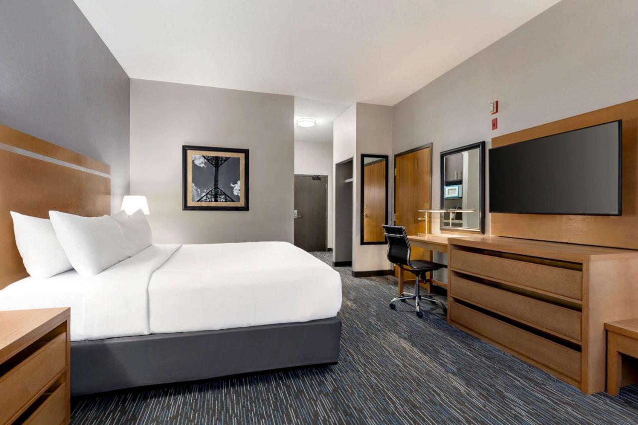 Wingate By Wyndham Lethbridge Hotell Exteriör bild