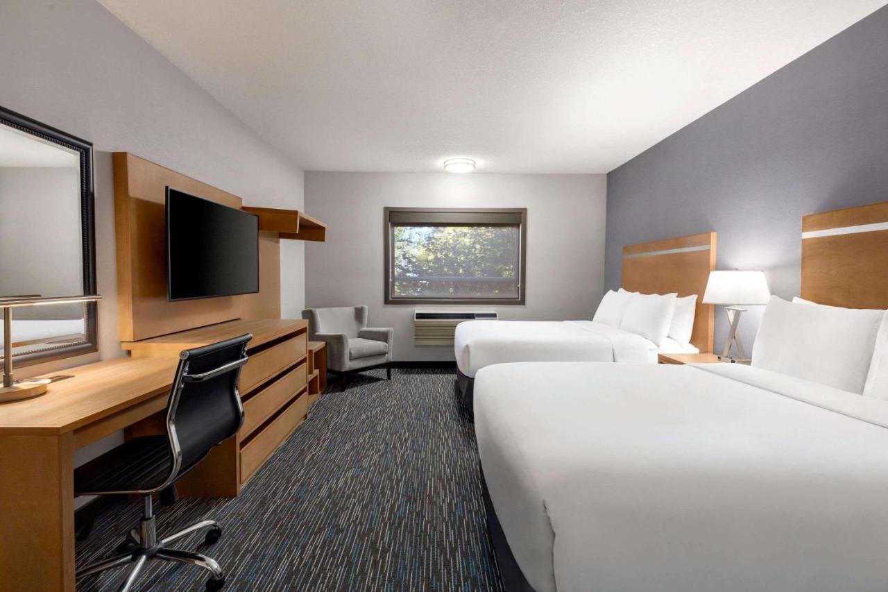 Wingate By Wyndham Lethbridge Hotell Exteriör bild