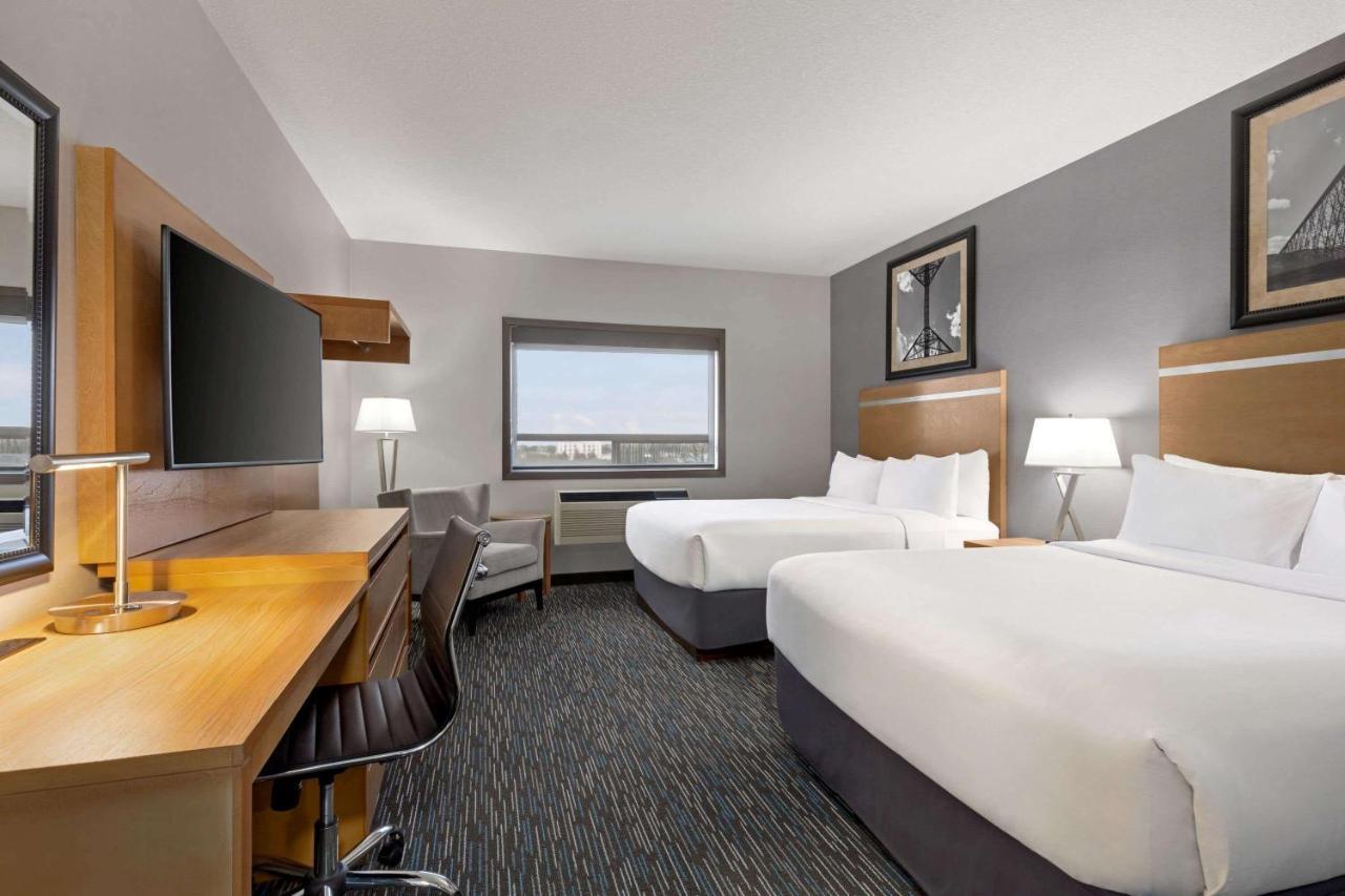 Wingate By Wyndham Lethbridge Hotell Exteriör bild