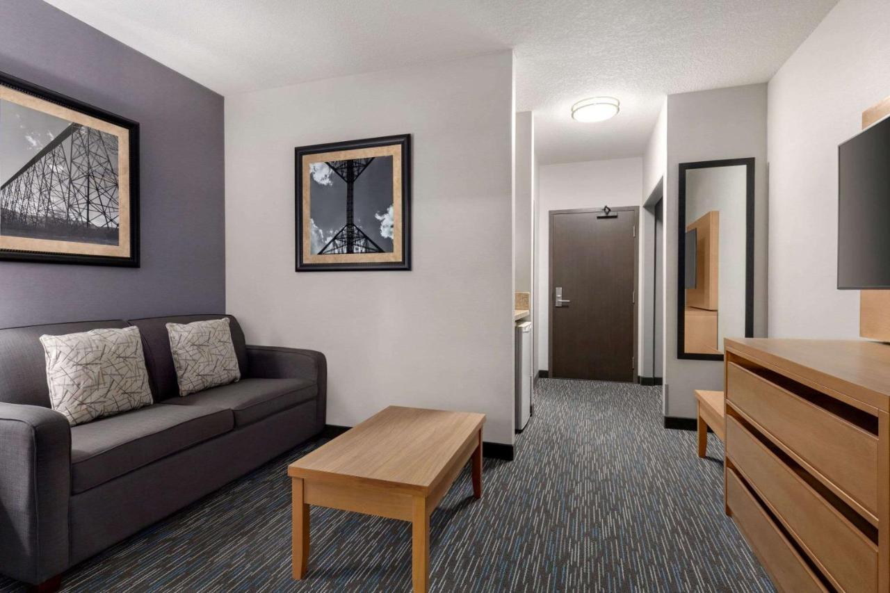 Wingate By Wyndham Lethbridge Hotell Exteriör bild