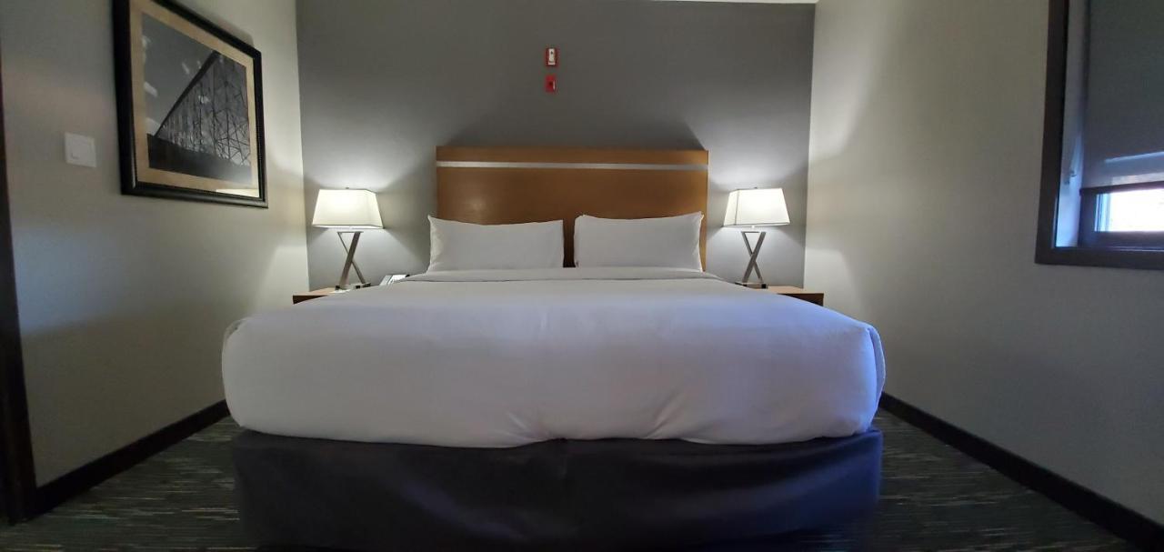 Wingate By Wyndham Lethbridge Hotell Exteriör bild
