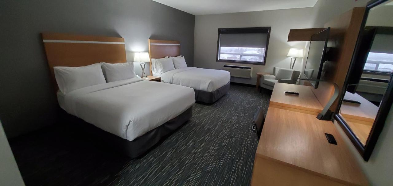 Wingate By Wyndham Lethbridge Hotell Exteriör bild