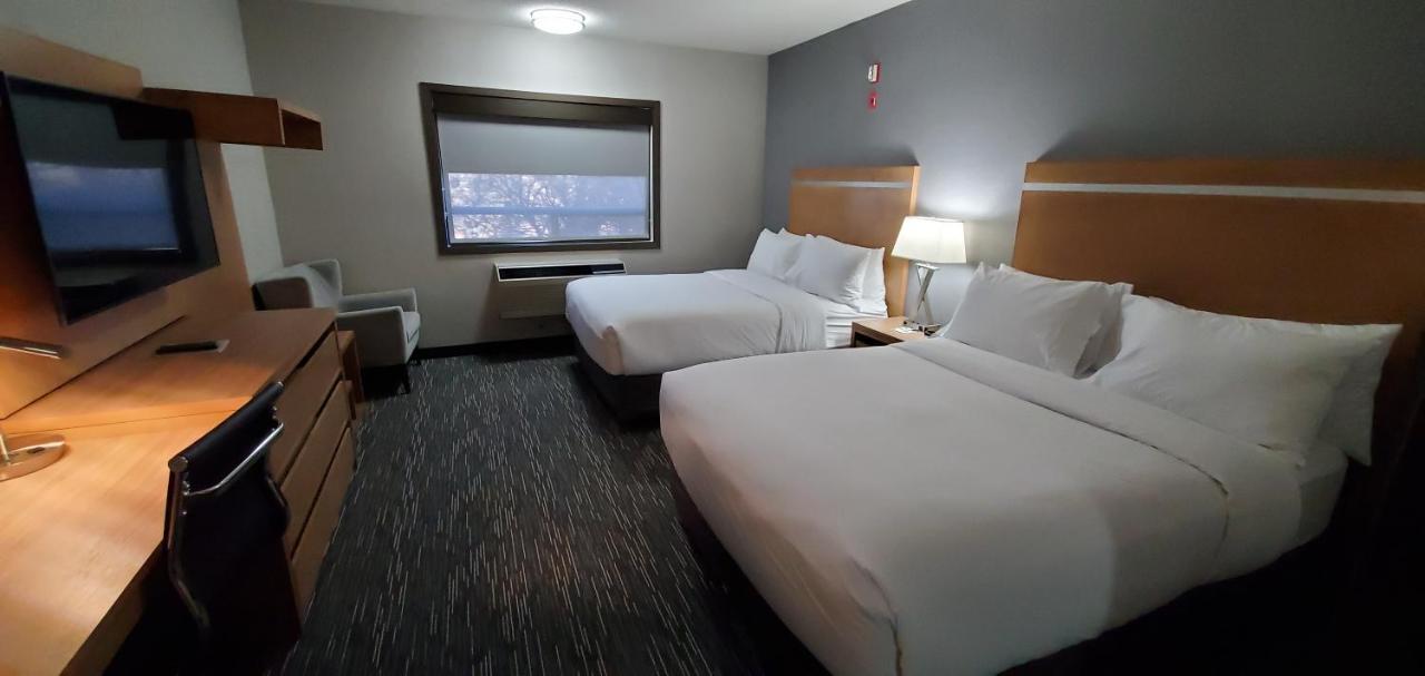 Wingate By Wyndham Lethbridge Hotell Exteriör bild